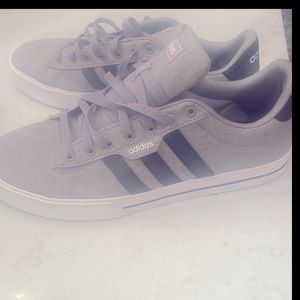 Brand new Adidas men’s tennis shoes size 11. Tag still on. Skateboard style.